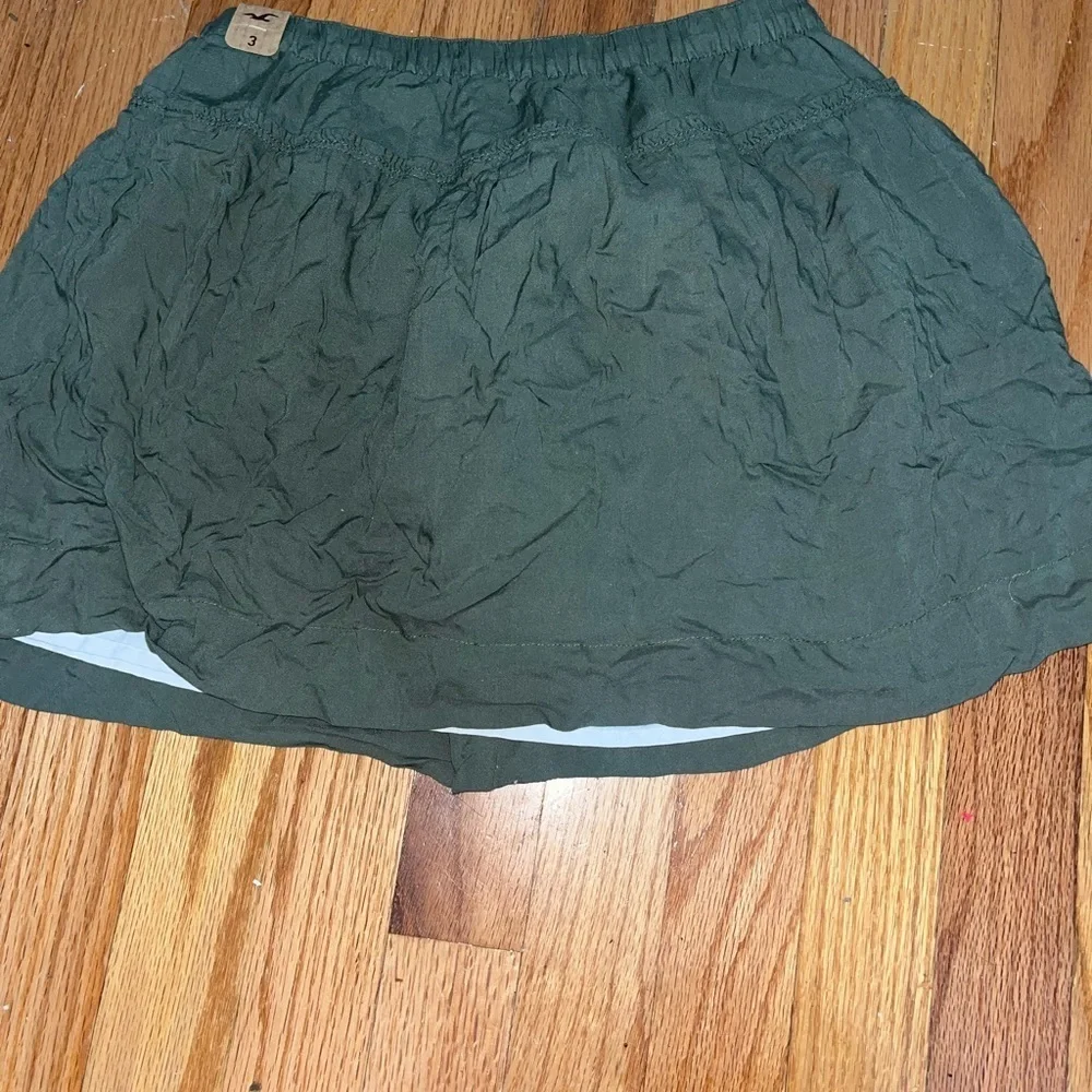 Hollister Size 3 mini skirt NWT